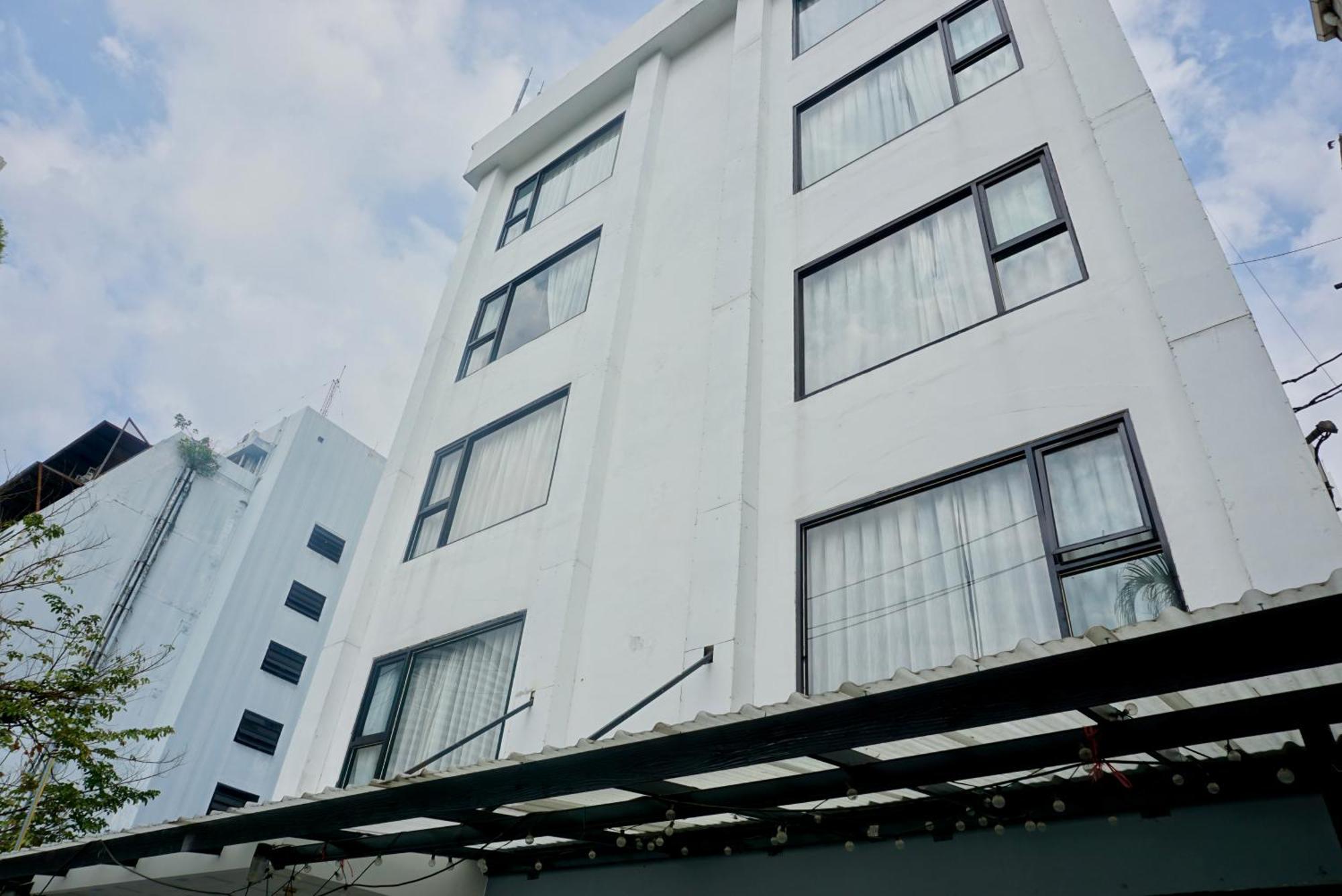 Hip And Funky Apartment Silom Soi 3, With Rooftop View Bangkok Exterior foto