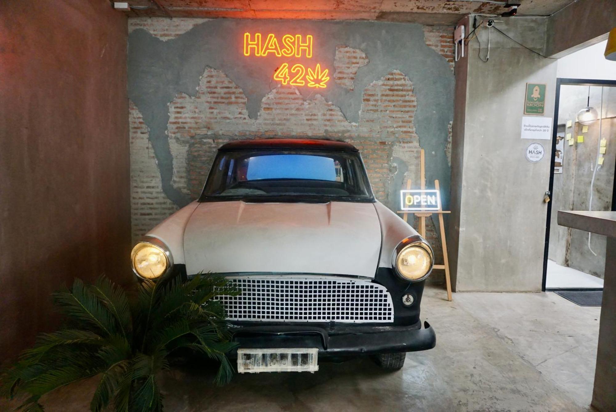 Hip And Funky Apartment Silom Soi 3, With Rooftop View Bangkok Exterior foto