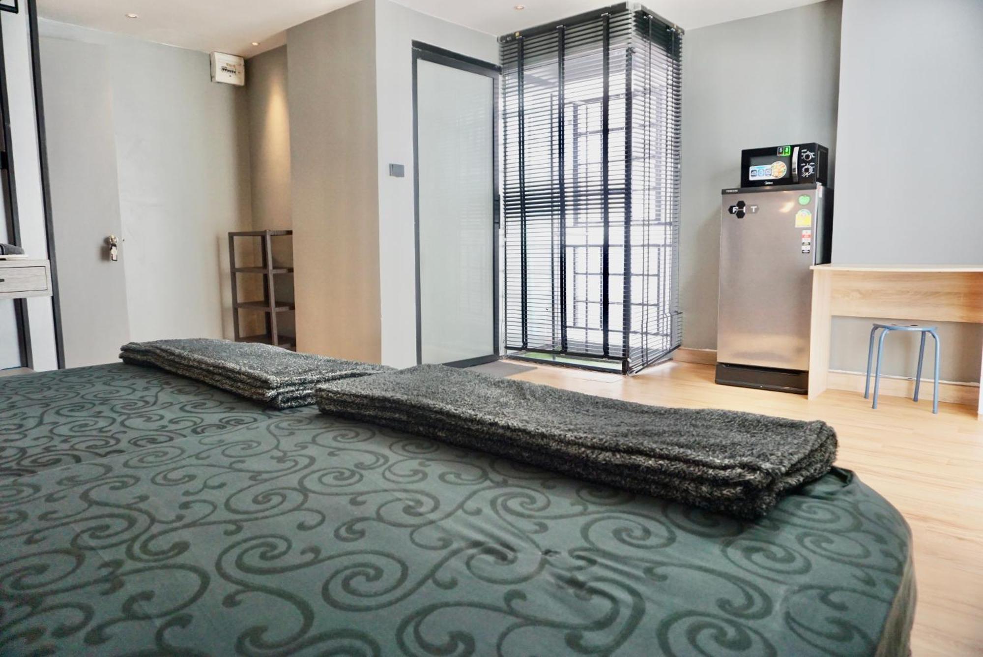 Hip And Funky Apartment Silom Soi 3, With Rooftop View Bangkok Exterior foto
